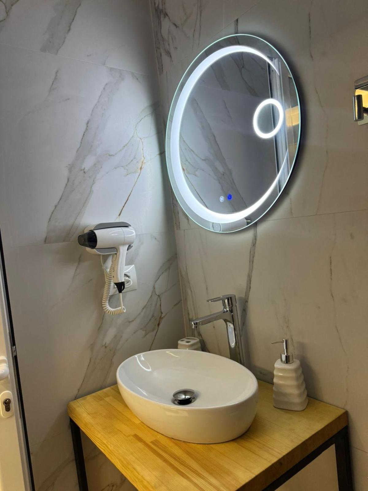 Sunlight Apartment&room * Sarandë